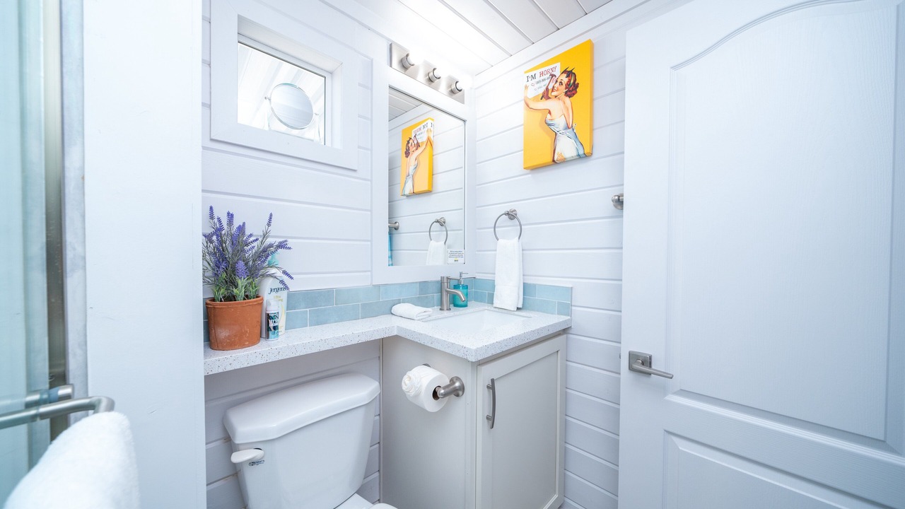 Photo of Bathroom in Parker Strip