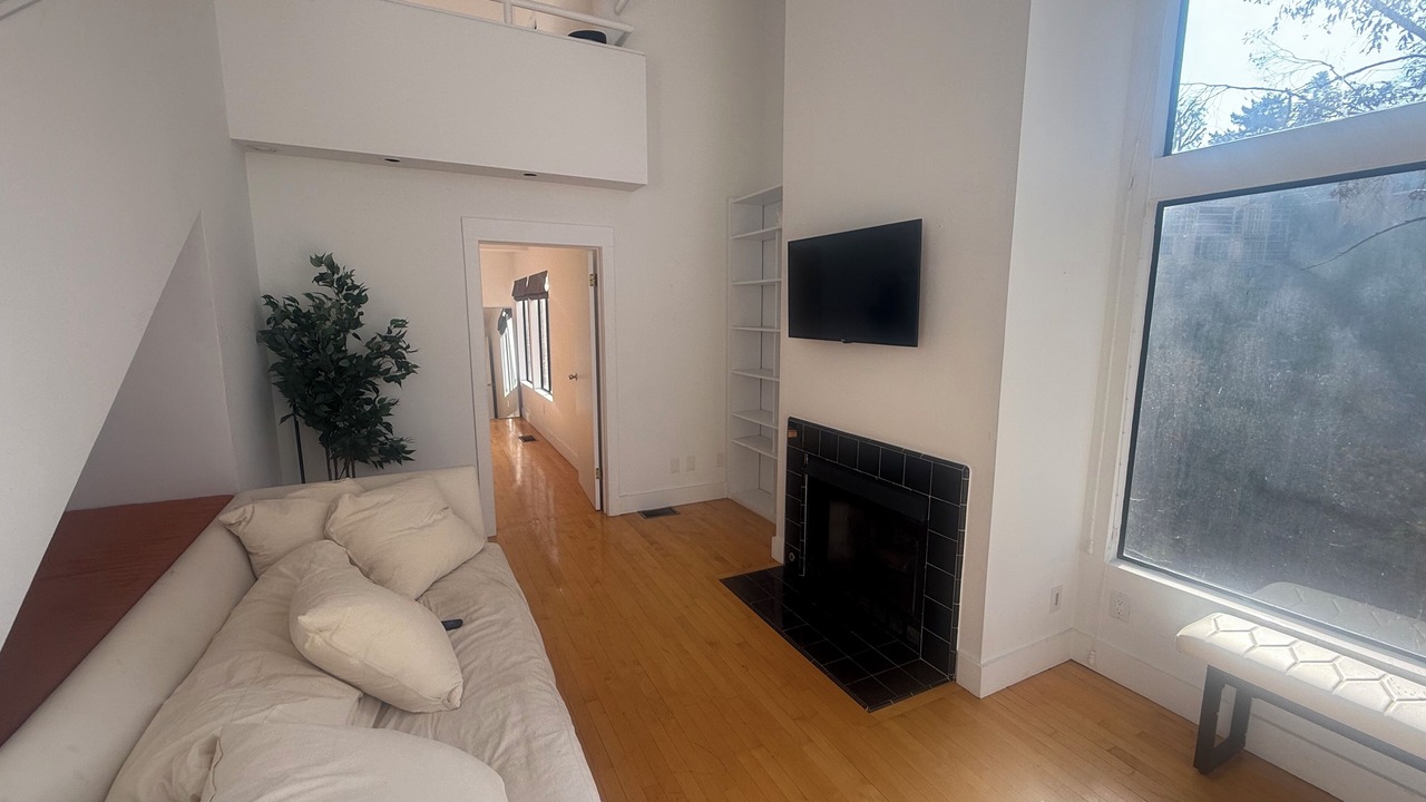 Photo of Livingroom in Cypress Park