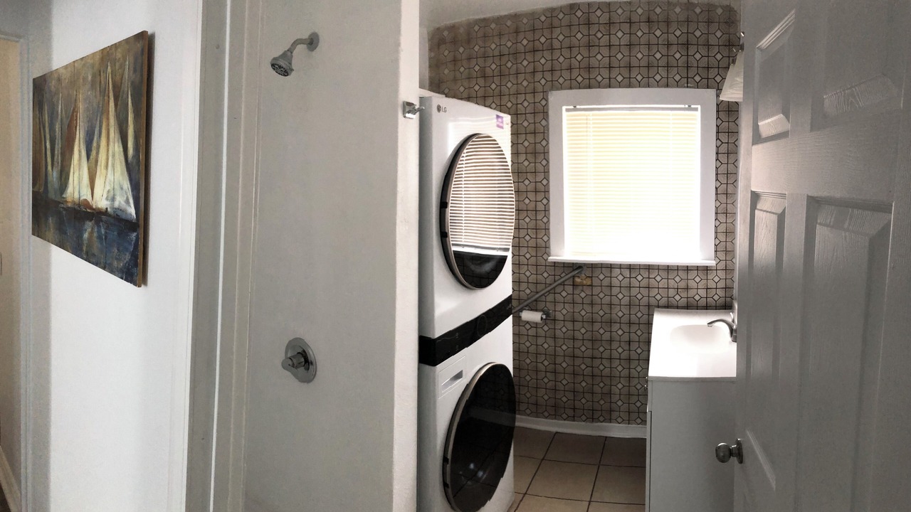 Photo of Bathroom in Mojave