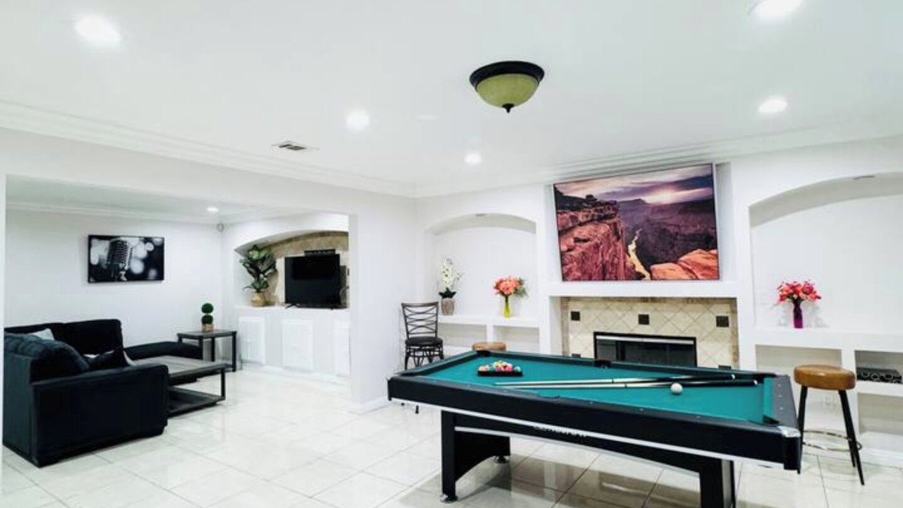 Photo of Livingroom in Midway City