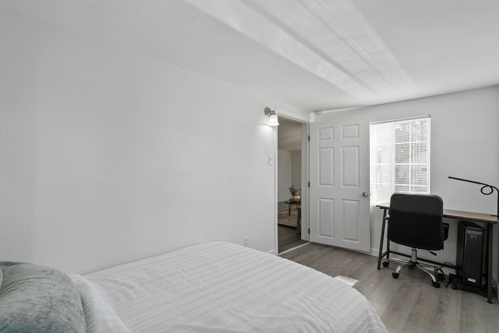 Photo of Bedroom in Midway City