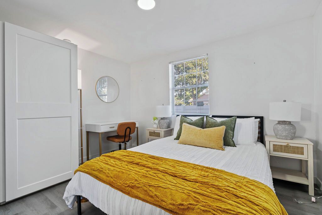 Photo of Bedroom in Midway City