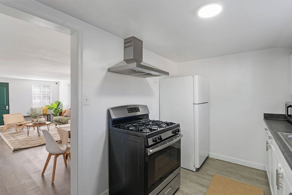 Photo of Kitchen in Midway City
