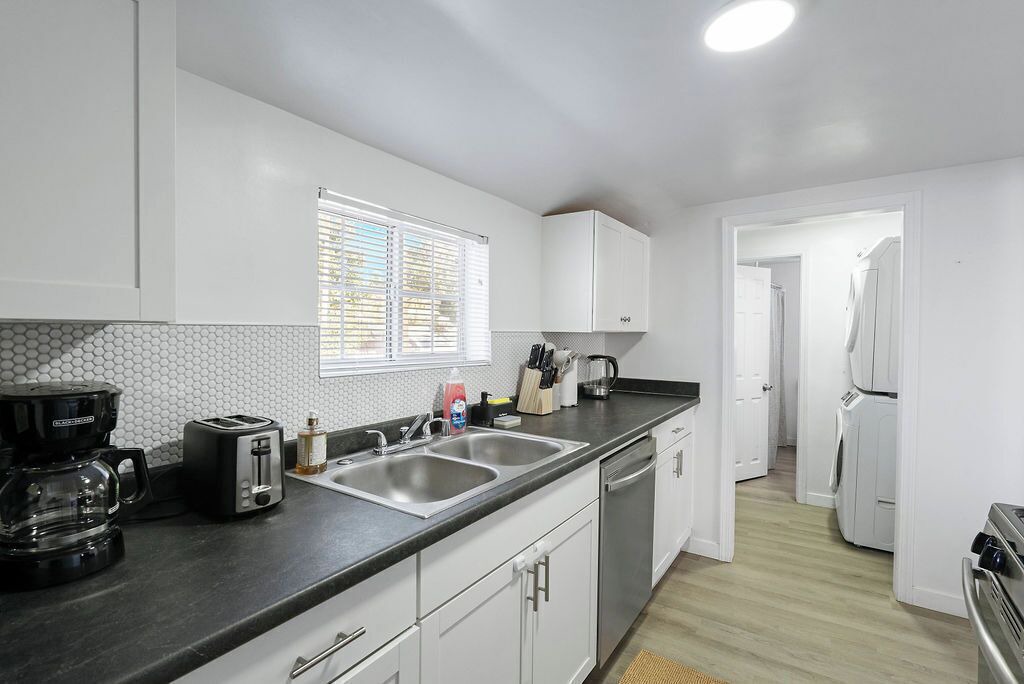 Photo of Kitchen in Midway City