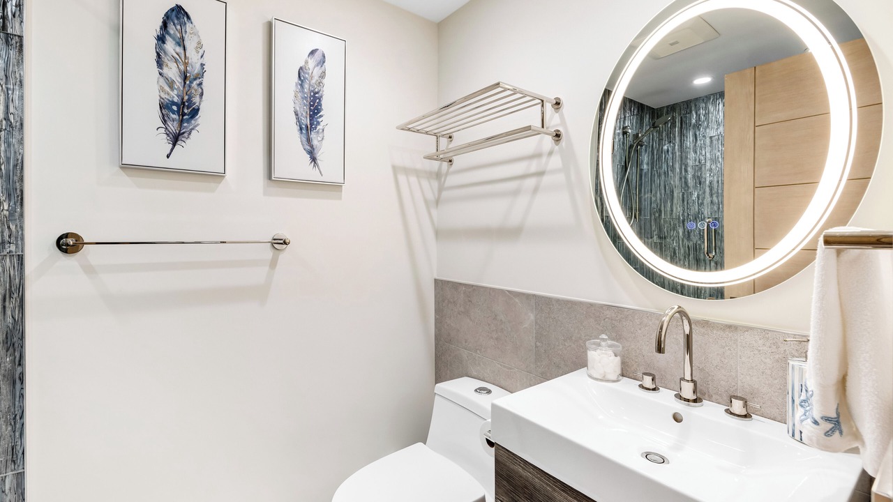 Photo of Bathroom in Harbor