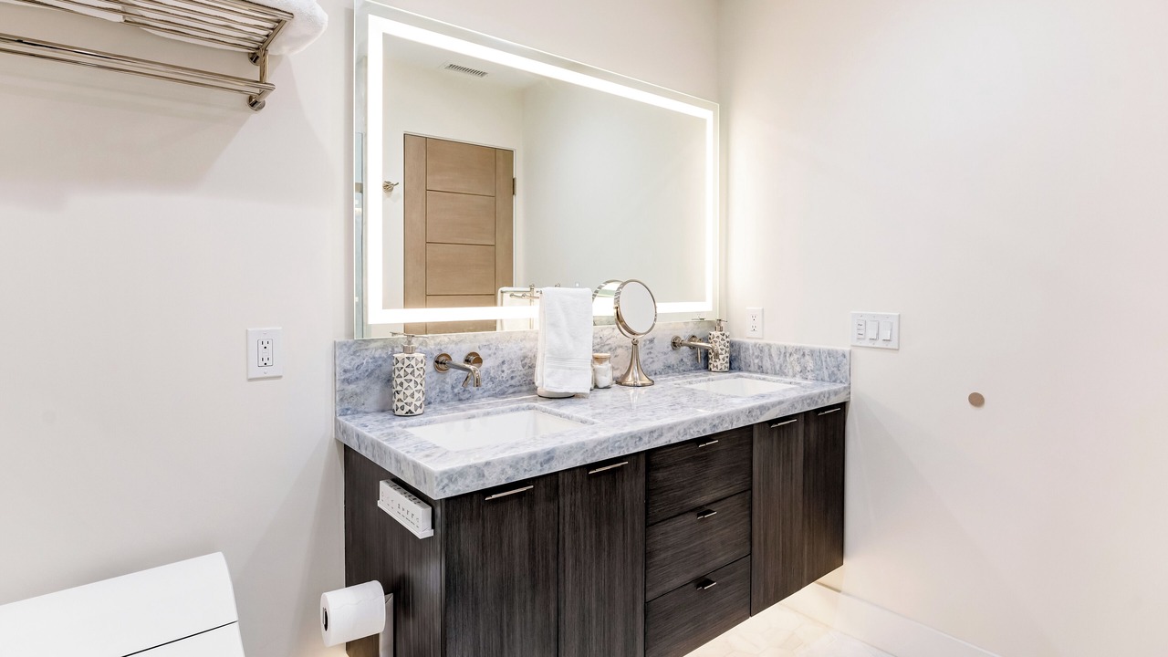 Photo of Bathroom in Harbor