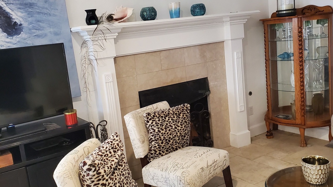 Photo of Livingroom in Vandenberg Village
