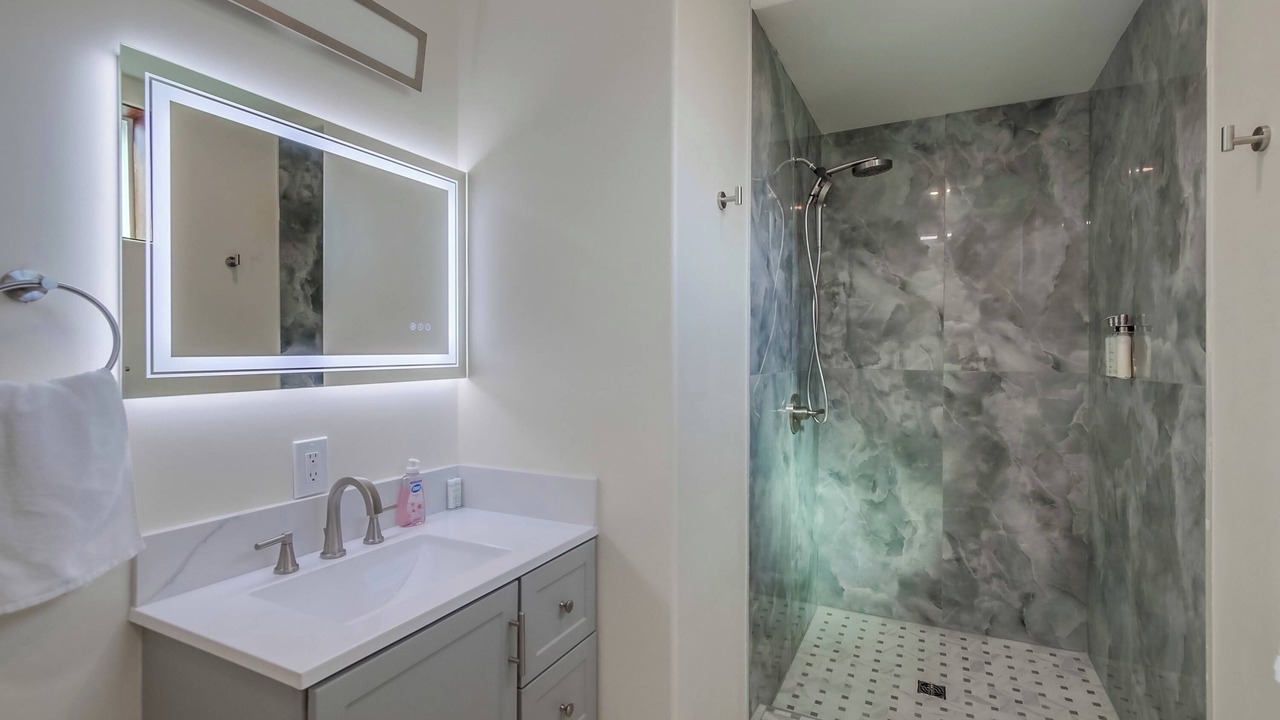 Photo of Bathroom in Loma Portal