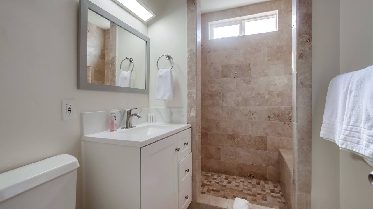 Photo of Bathroom in Loma Portal