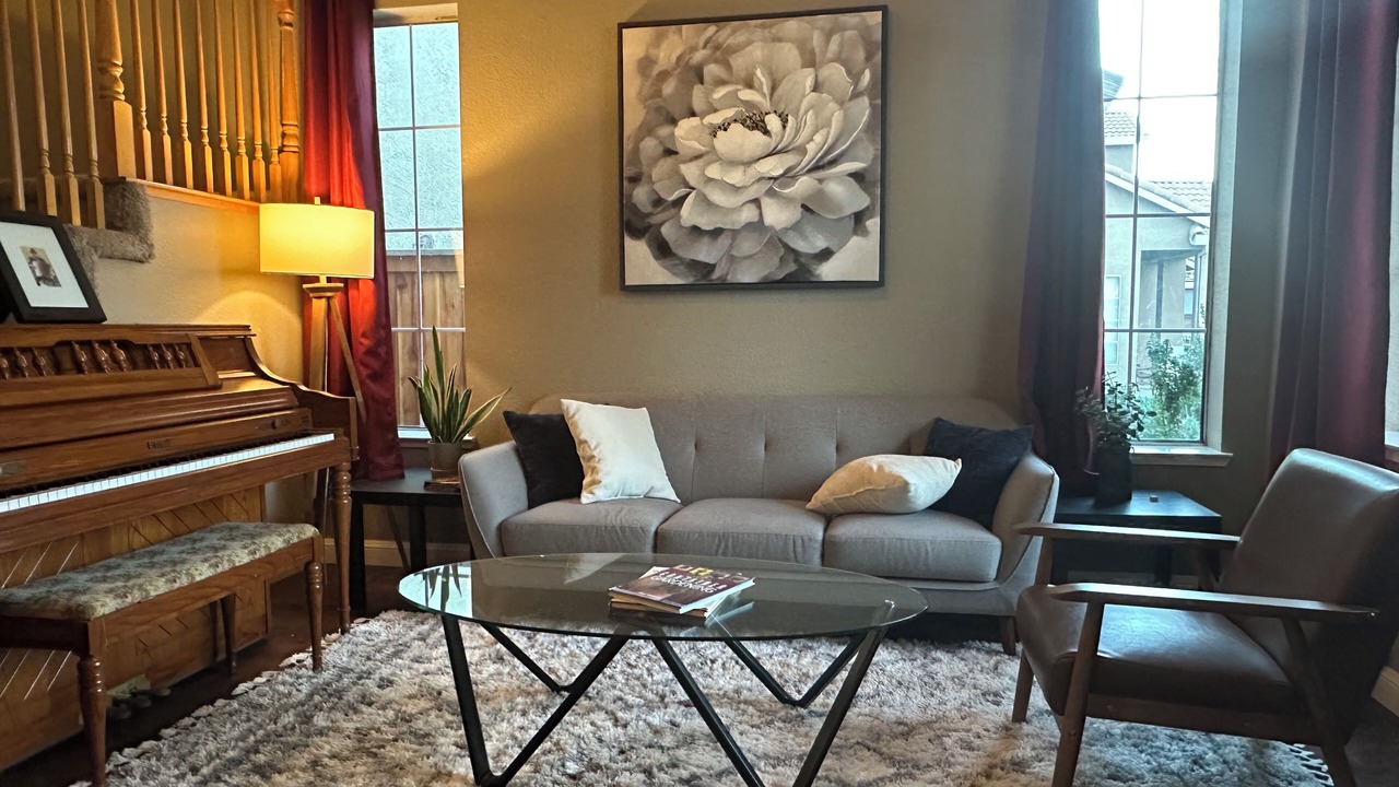 Photo of Livingroom in Roseville