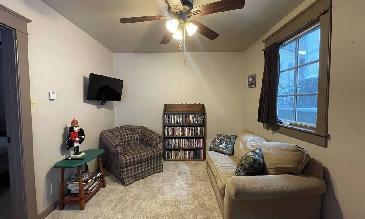 Photo of Livingroom in Crestline