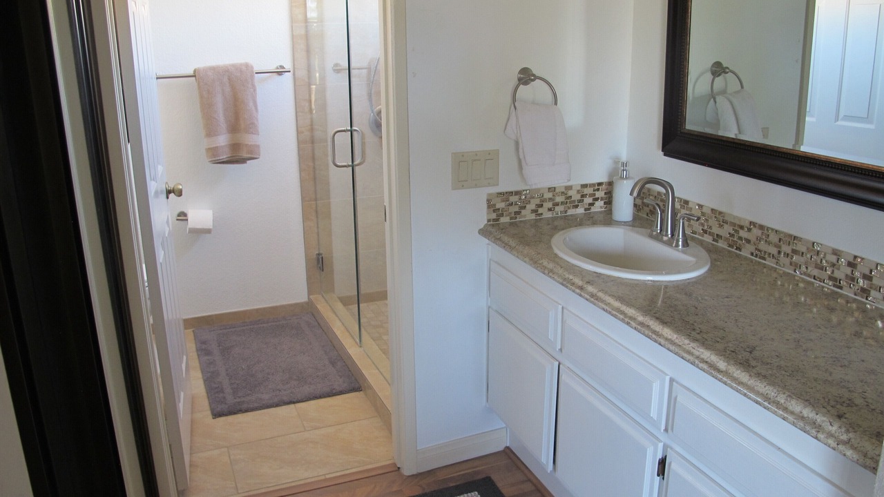 Photo of Bathroom in Araby