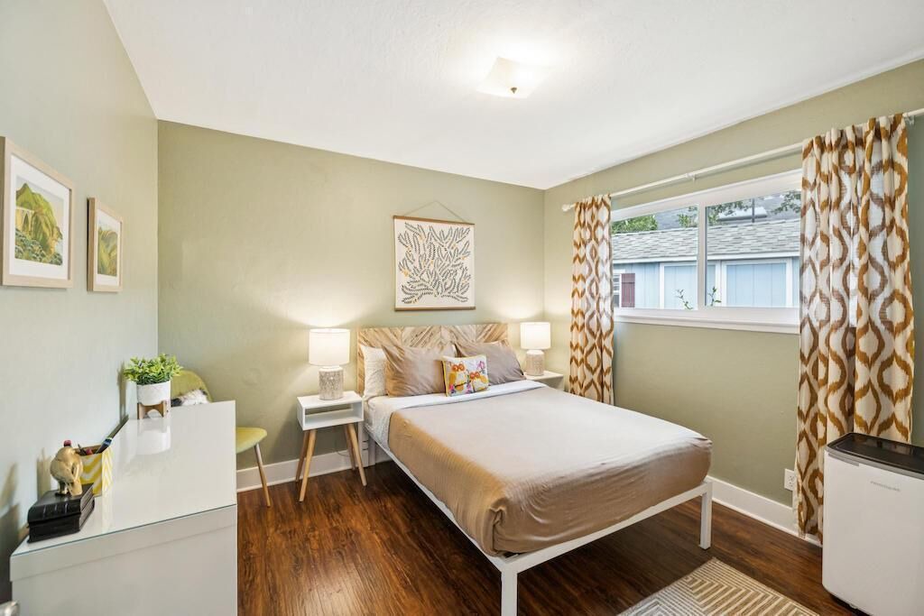 Photo of Bedroom in Willow Glen