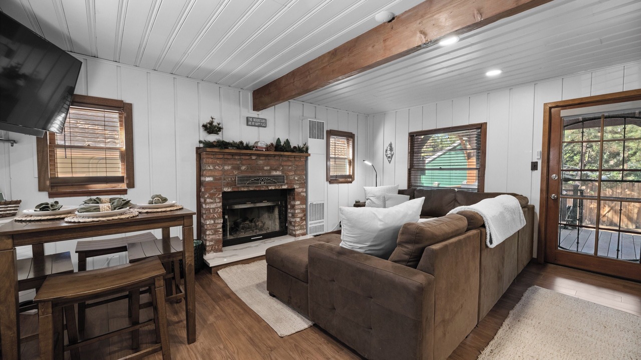 Photo of Livingroom in Big Bear City