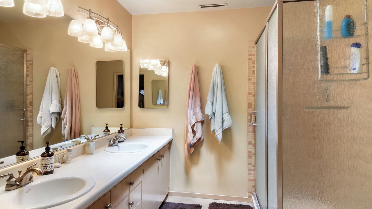 Photo of Bathroom in Tahoma