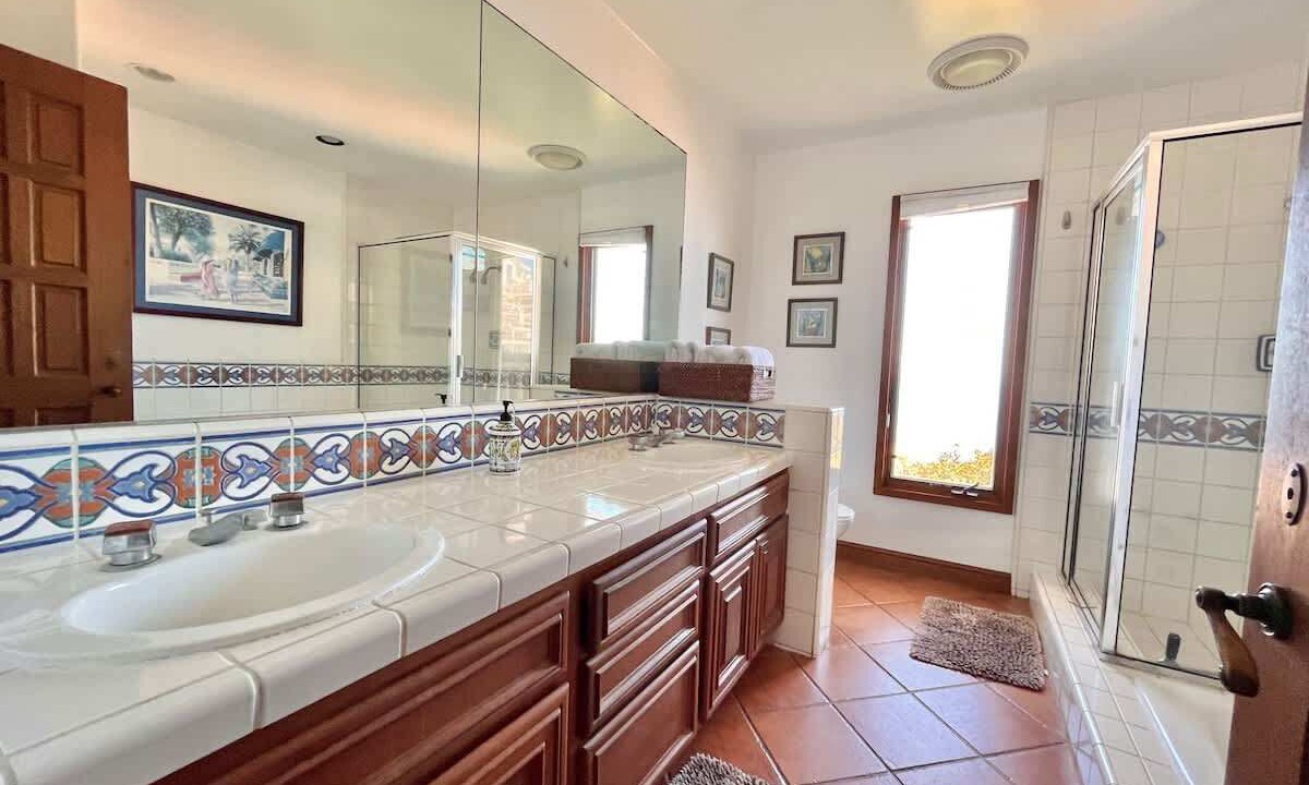 Photo of Bathroom in Avalon