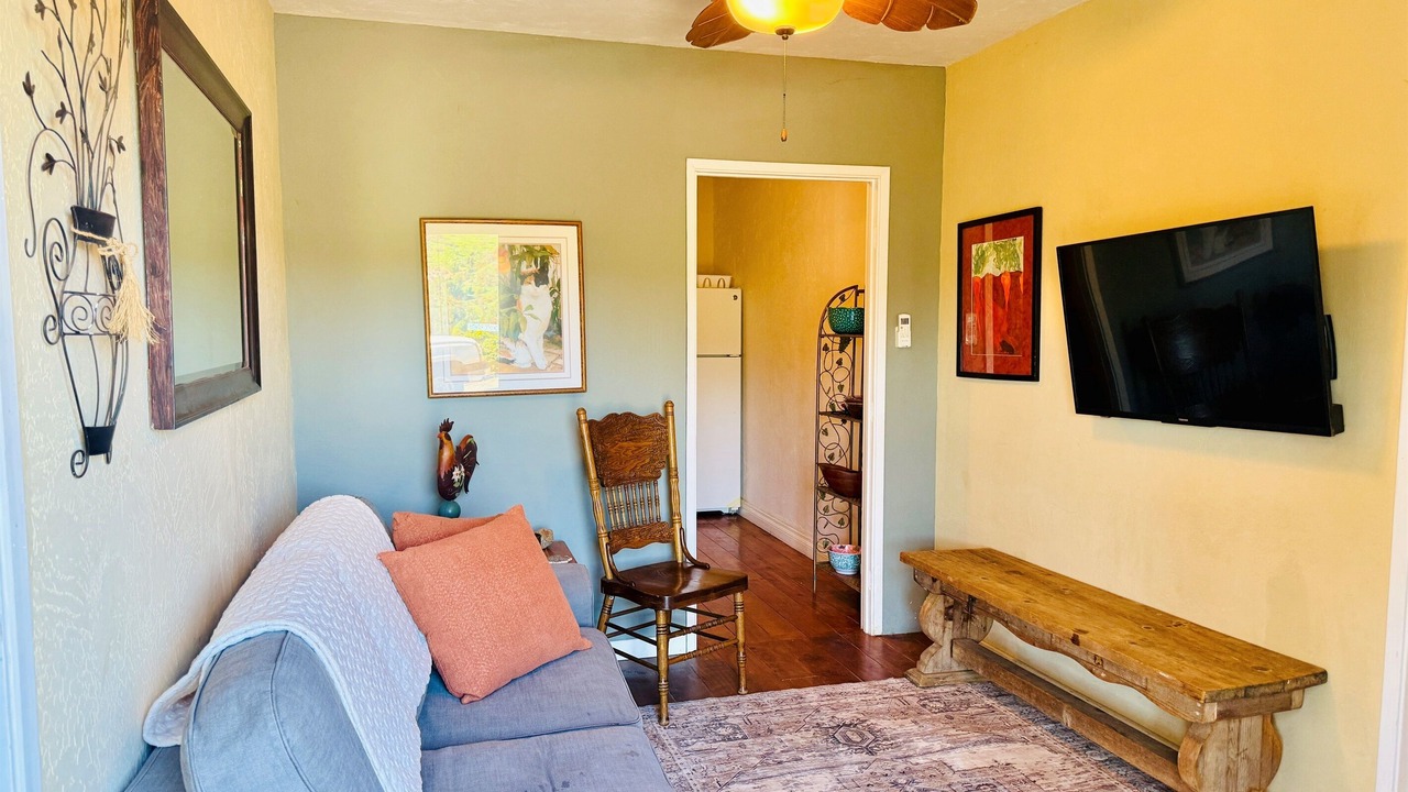 Photo of Livingroom in Rainbow CDP