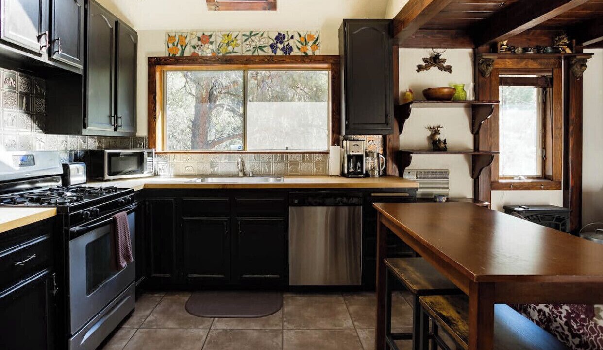 Photo of Kitchen in Pine Mountain Club
