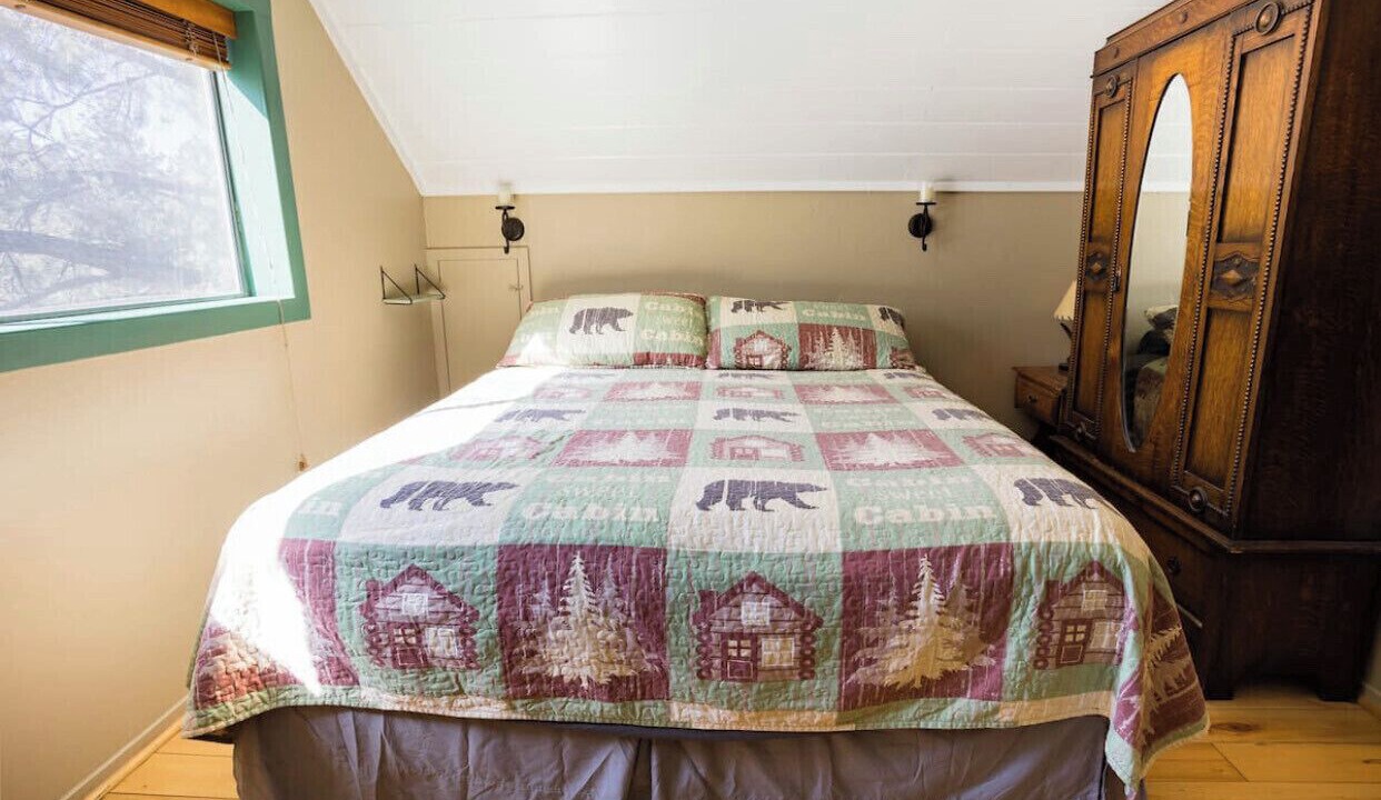 Photo of Bedroom in Pine Mountain Club