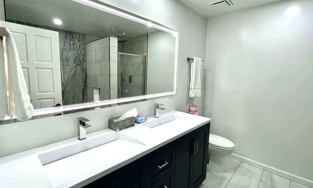 Photo of Bathroom in Avalon