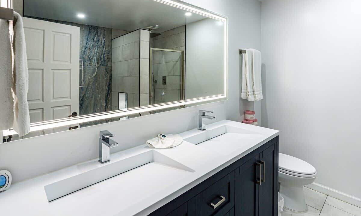 Photo of Bathroom in Avalon