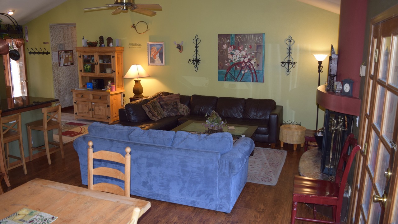 Photo of Livingroom in Pine Mountain Club