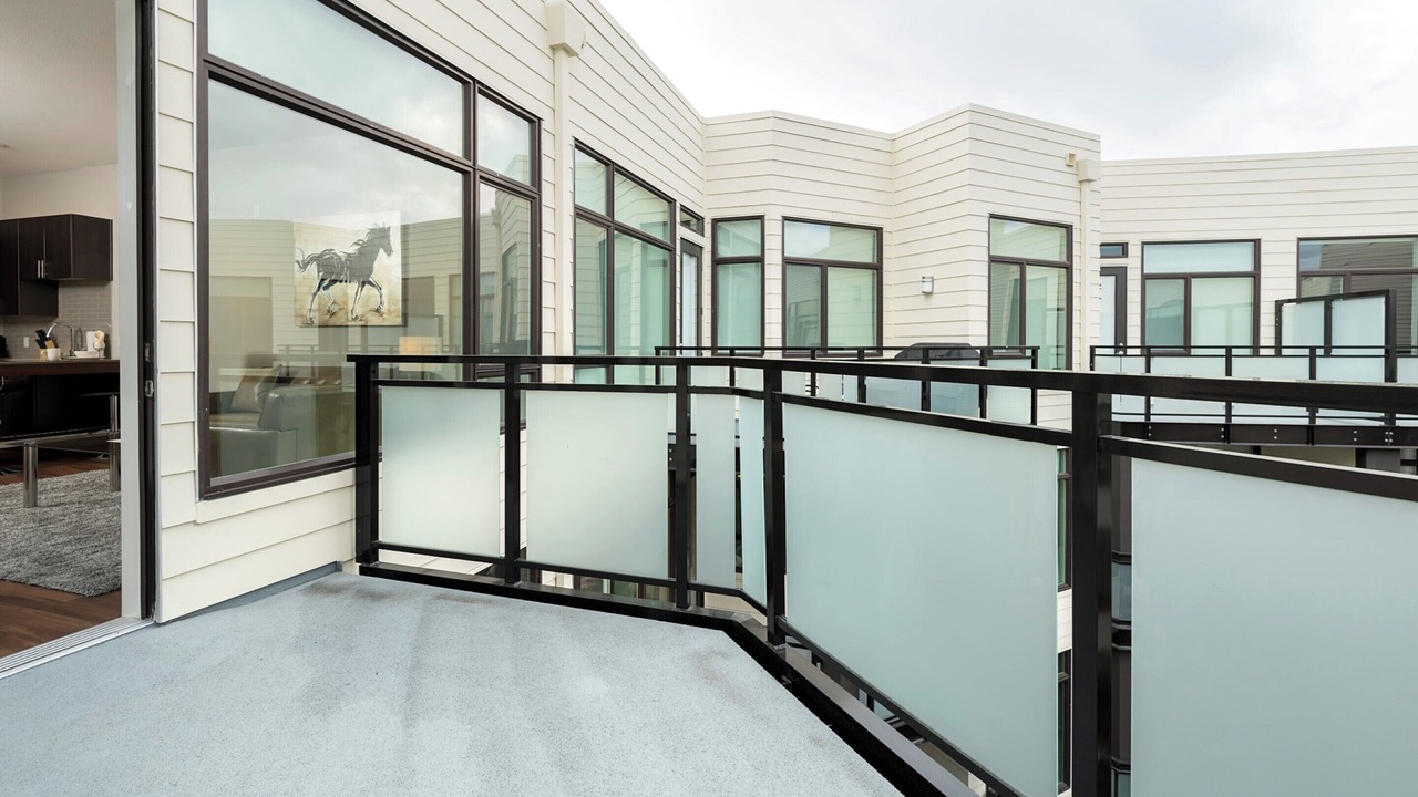 Photo of Patio Balcony in Shoreline West