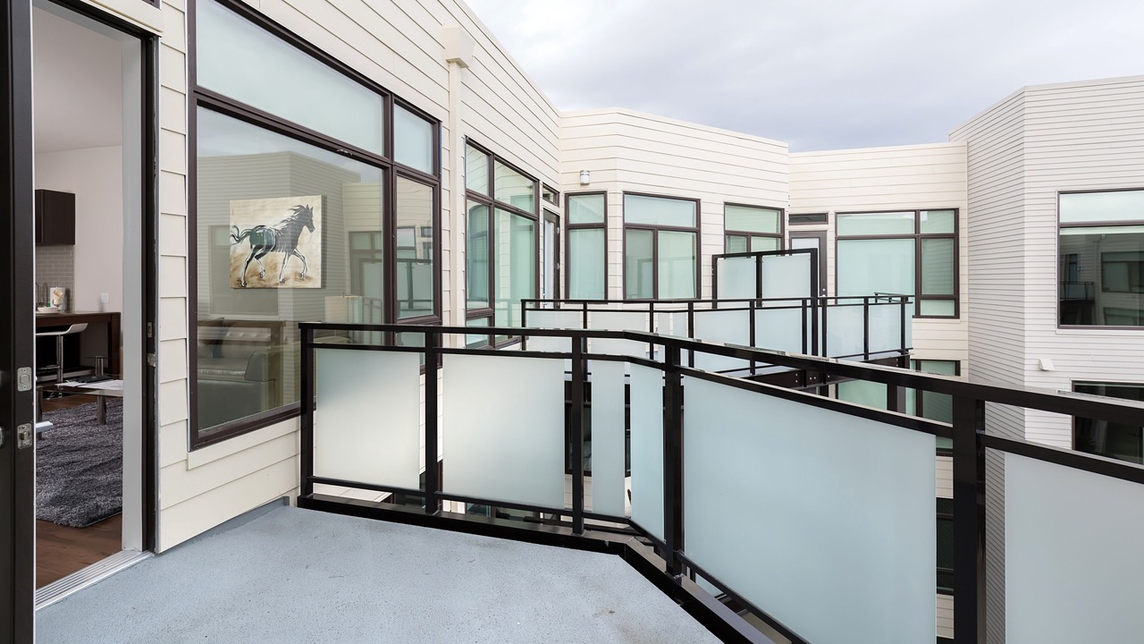 Photo of Patio Balcony in Shoreline West