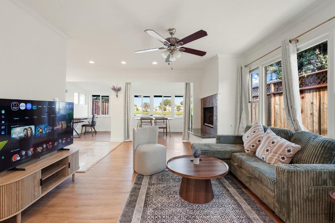 Photo of Livingroom in East San Mateo