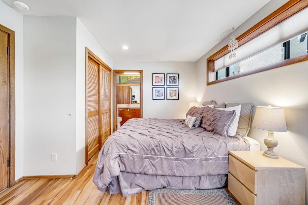 Photo of Bedroom in Bodega Bay