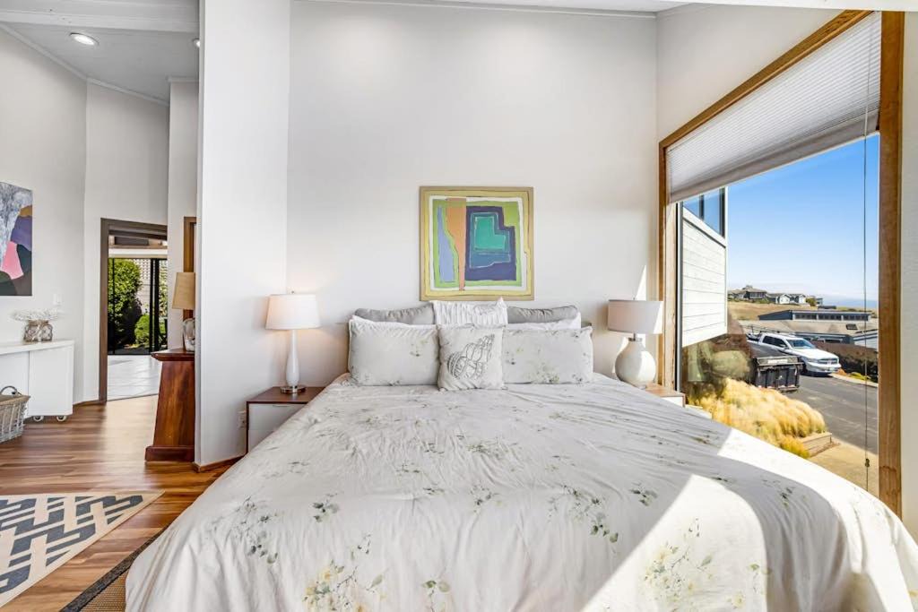 Photo of Bedroom in Bodega Bay