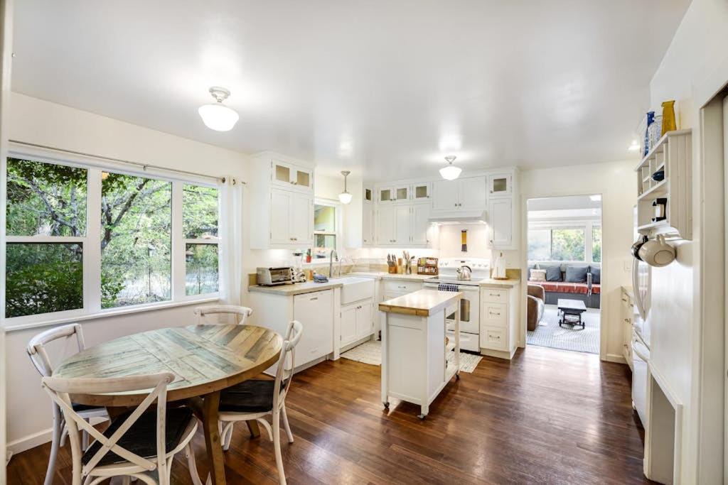 Photo of Kitchen in Cloverdale