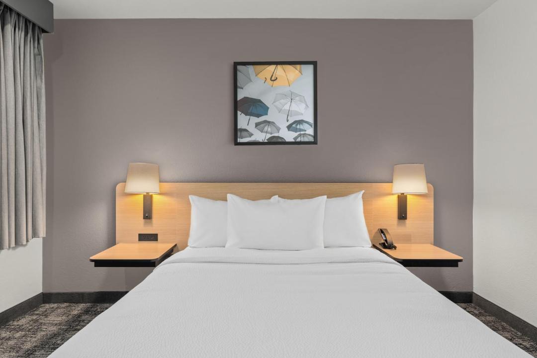 Photo of Bedroom in Old Mountain View