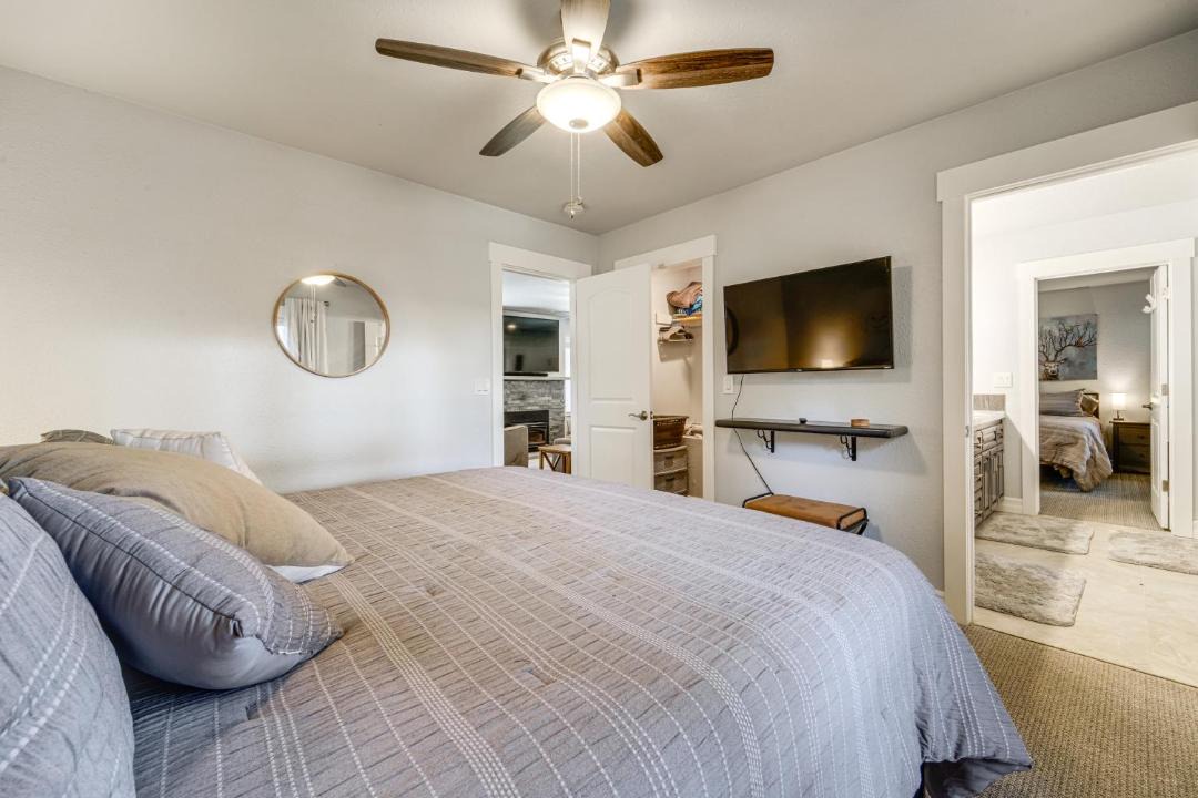 Photo of Bedroom in Calpine