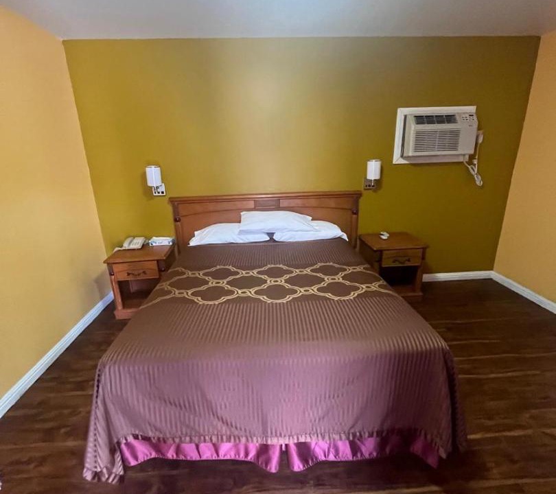 Photo of Bedroom in Mid-Wilshire