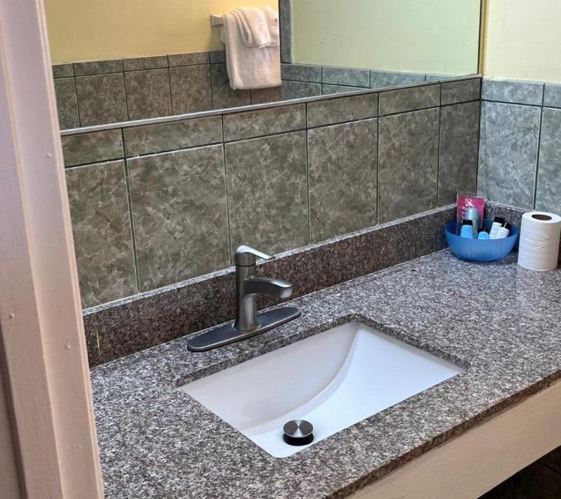 Photo of Bathroom in Mid-Wilshire