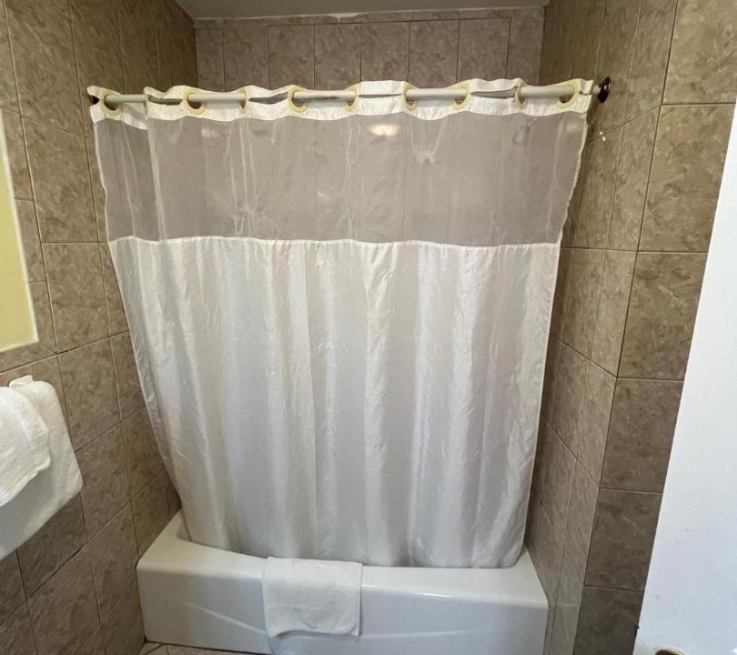 Photo of Bathroom in Mid-Wilshire