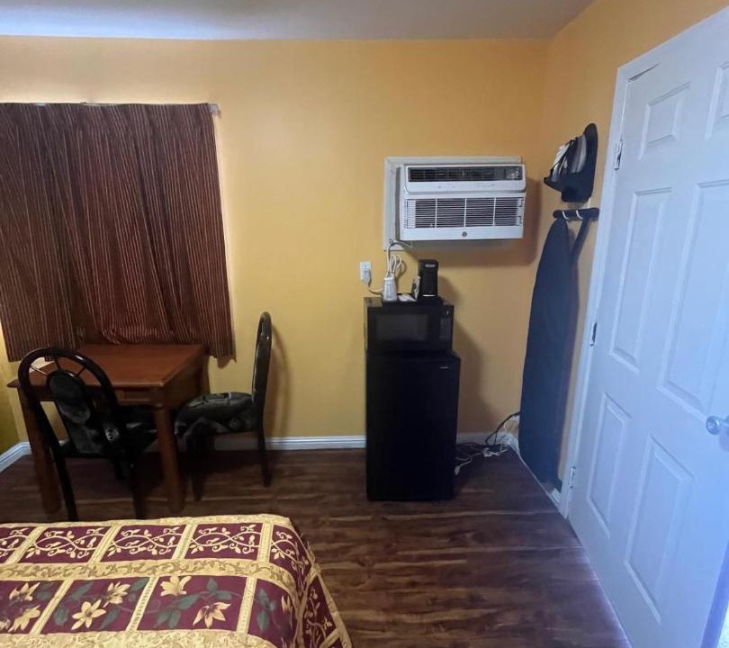 Photo of Bedroom in Mid-Wilshire