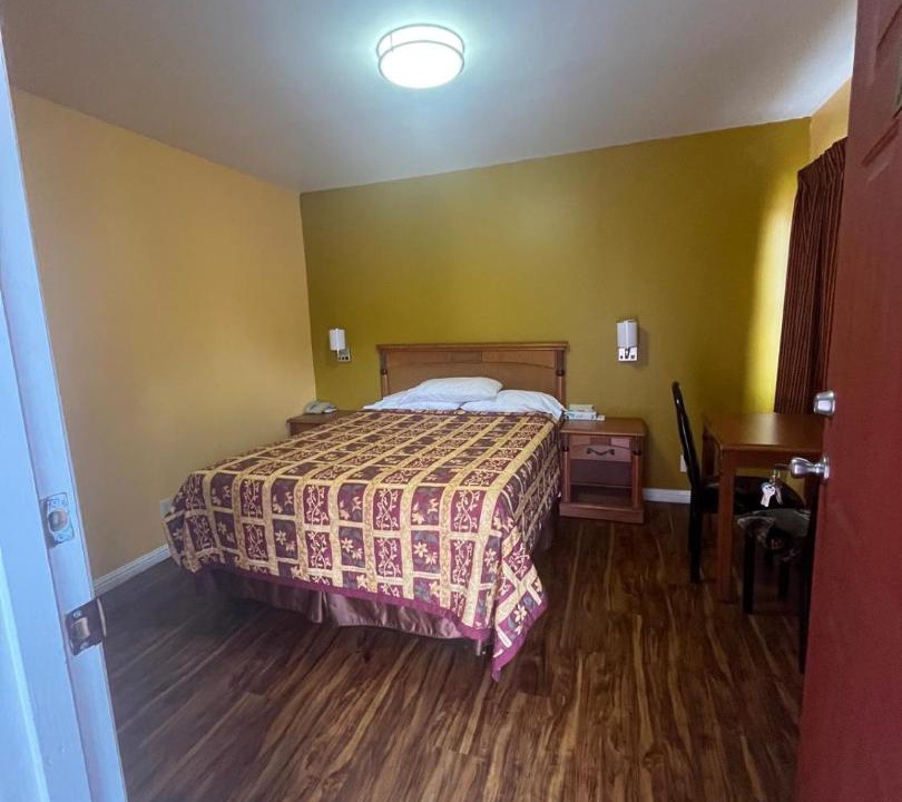 Photo of Bedroom in Mid-Wilshire