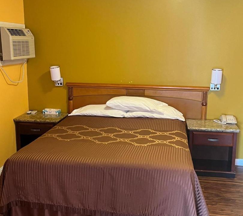 Photo of Bedroom in Mid-Wilshire