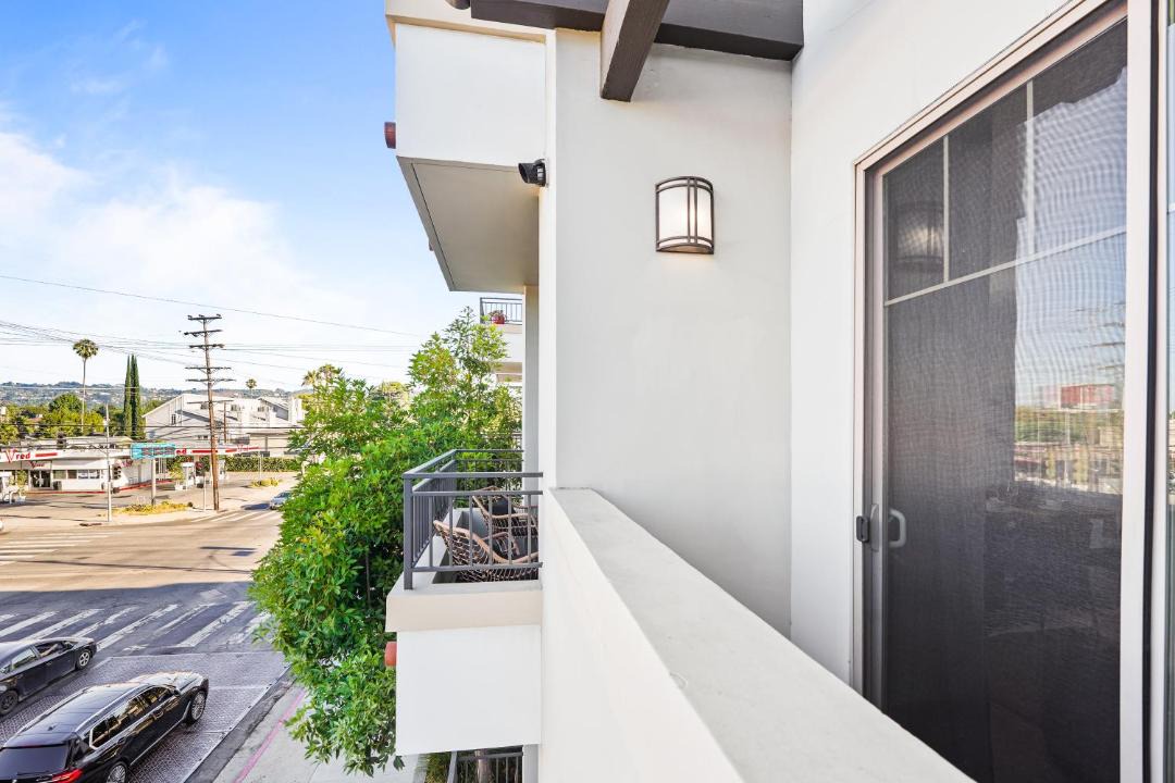 Photo of Patio Balcony in Sherman Oaks