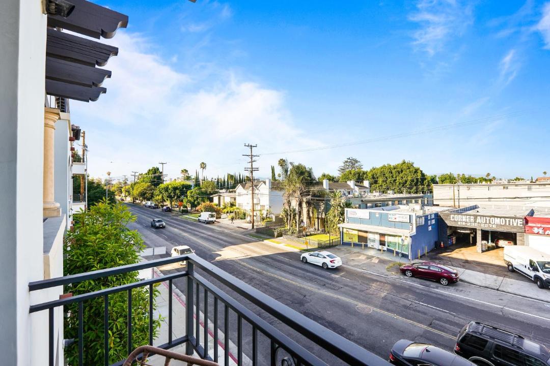 Photo of Patio Balcony in Sherman Oaks