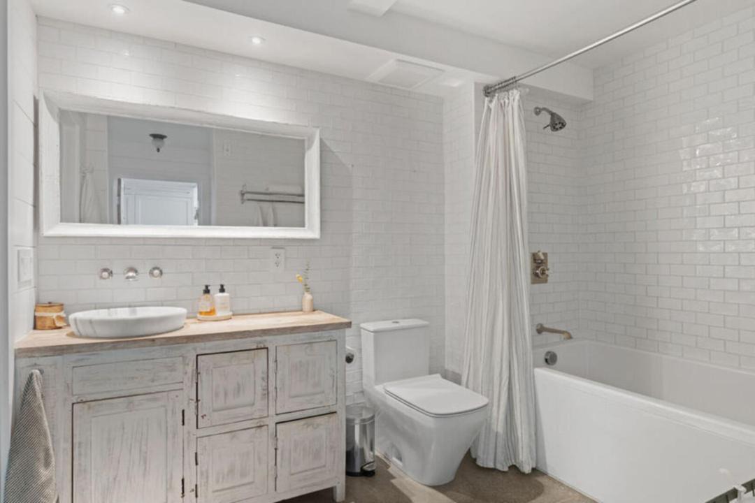 Photo of Bathroom in Del Rey