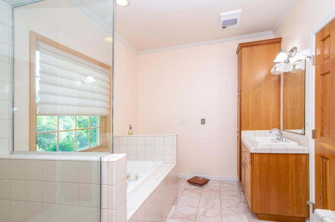 Photo of Bathroom in College City