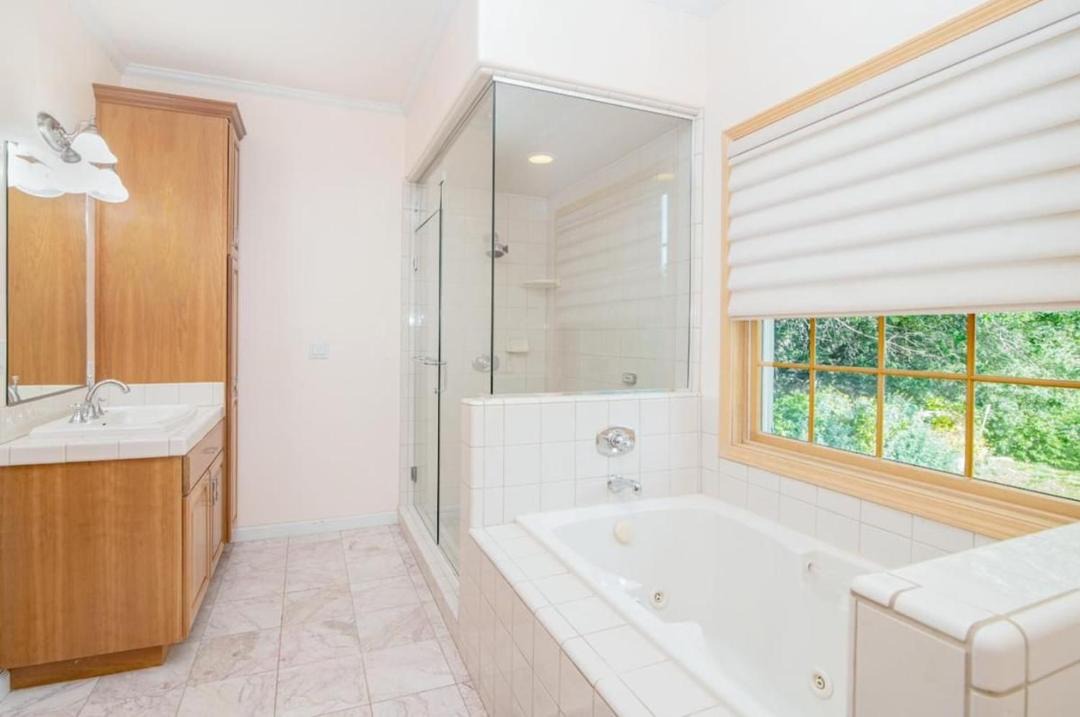 Photo of Bathroom in College City