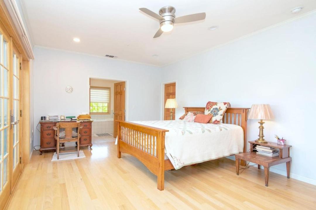 Photo of Bedroom in College City