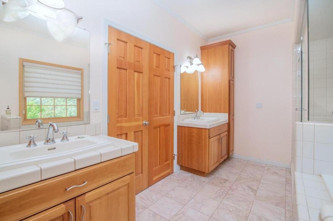 Photo of Bathroom in College City