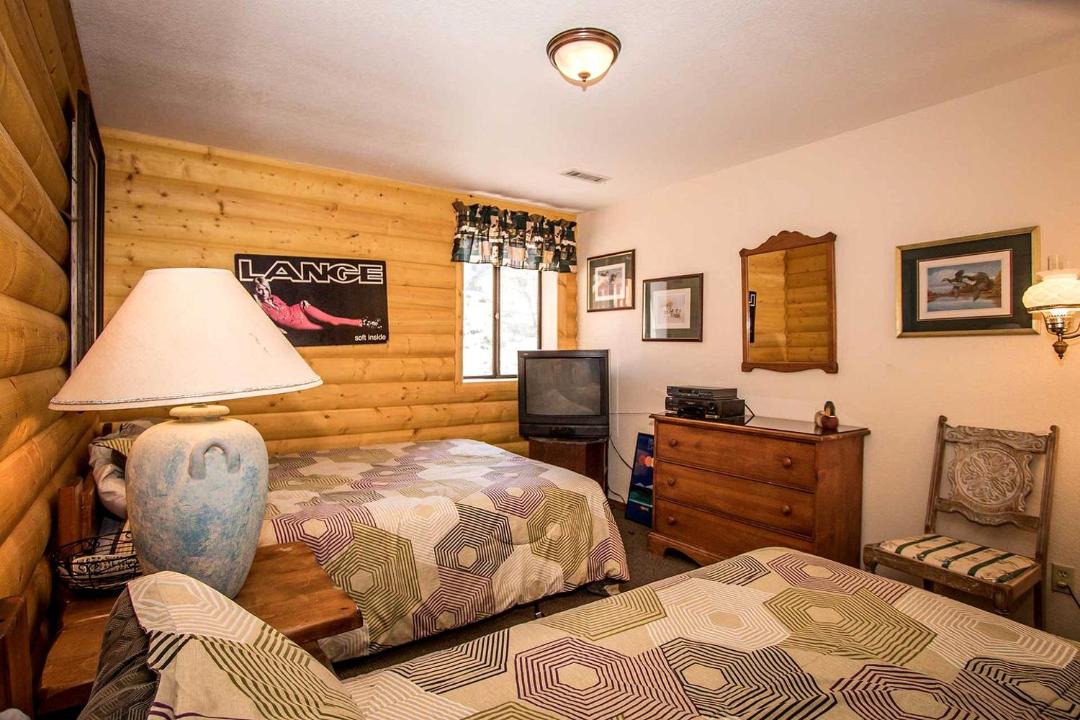 Photo of Bedroom in Fawnskin