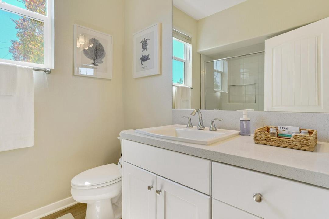 Photo of Bathroom in Harbor Gateway South