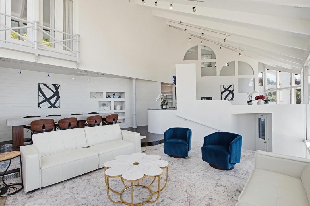 Photo of Livingroom in Country Club